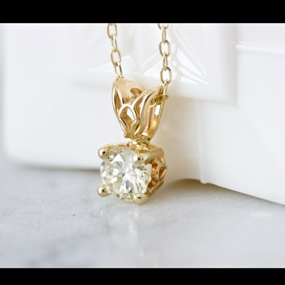 0.45 Carat Diamond Pendant Necklace, Yellow Gold - Picture 4 of 12